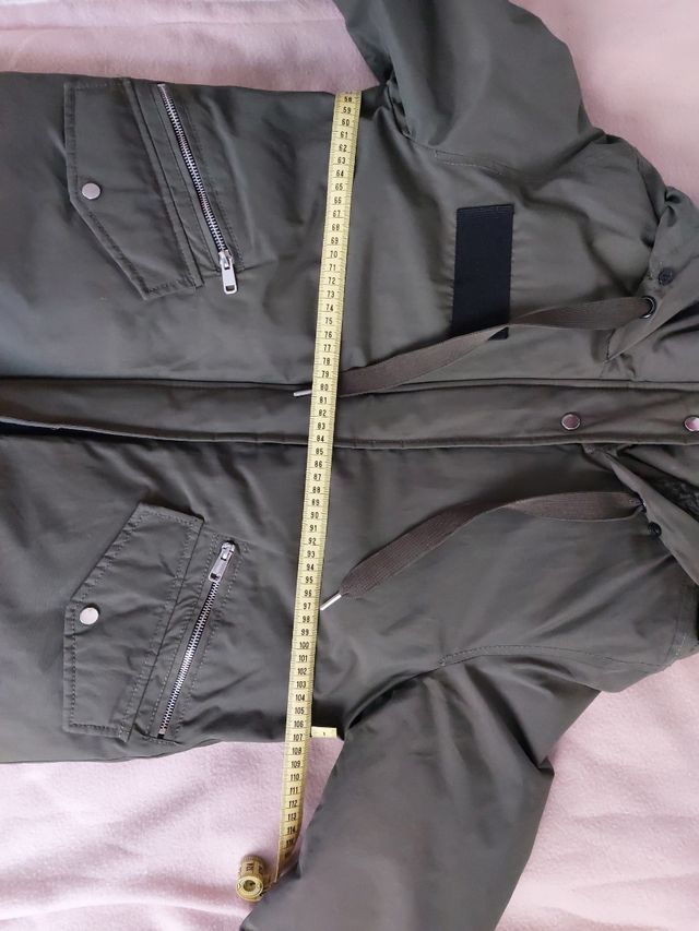 Cazadora verde militar o caqui oscuro