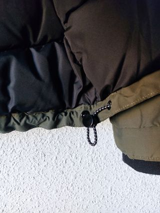 Cazadora verde militar o caqui oscuro