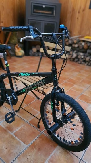 Bicicleta TEAM BOMBER BMX 