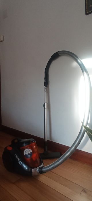Aspiradora ROWENTA ro3753ea 
No hago envíos.Bilbao