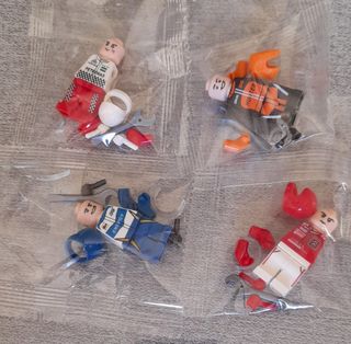 Lote lego pilotos. 4 figuras.
