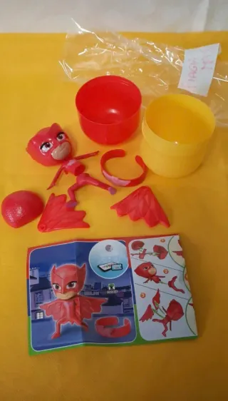 Maxi sorpresa Kinder Pjgiamask