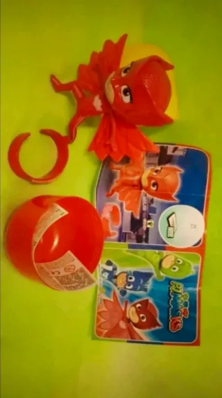 Maxi sorpresa Kinder Pjgiamask