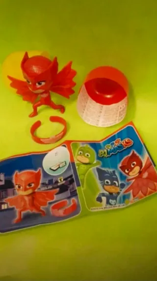 Maxi sorpresa Kinder Pjgiamask