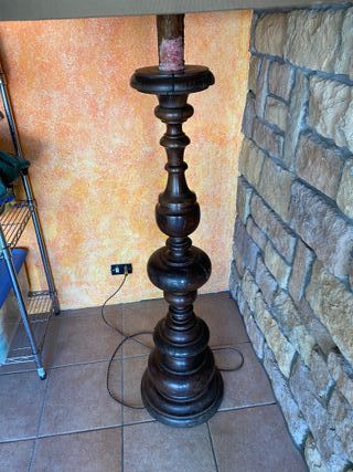 Lampada Da Terra in noce antica  con paralume 