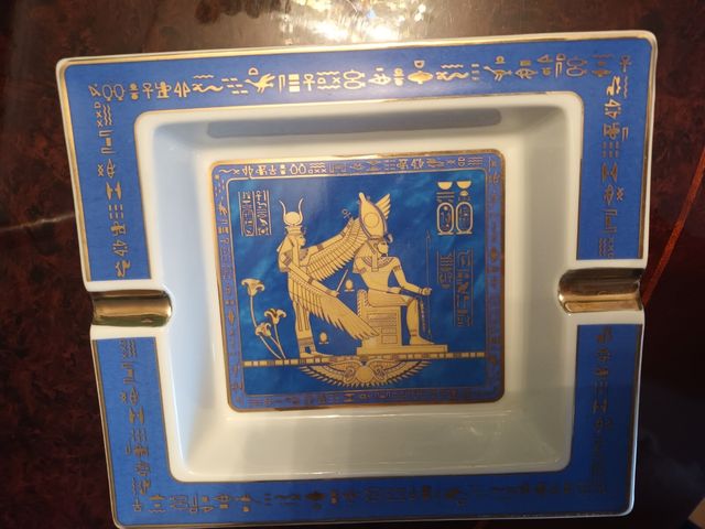 Cenicero de porcelana Royal