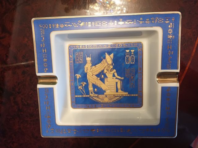 Cenicero de porcelana Royal