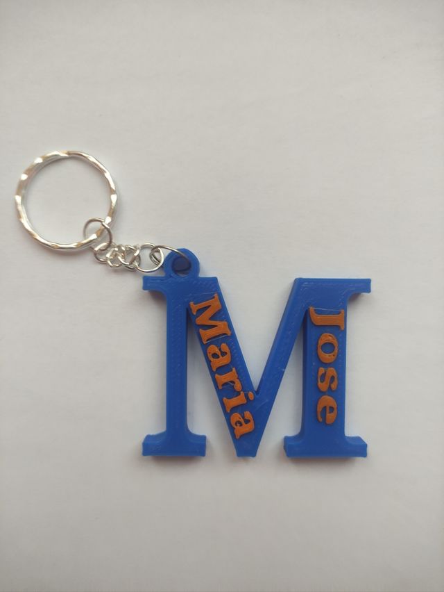 Llavero impreso 3d inicial con nombre