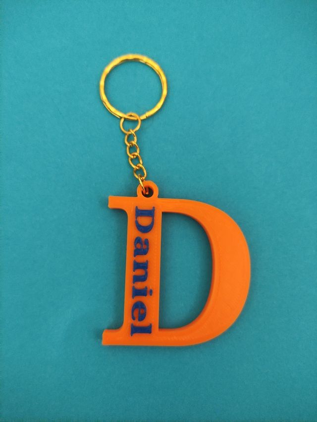 Llavero impreso 3d inicial con nombre