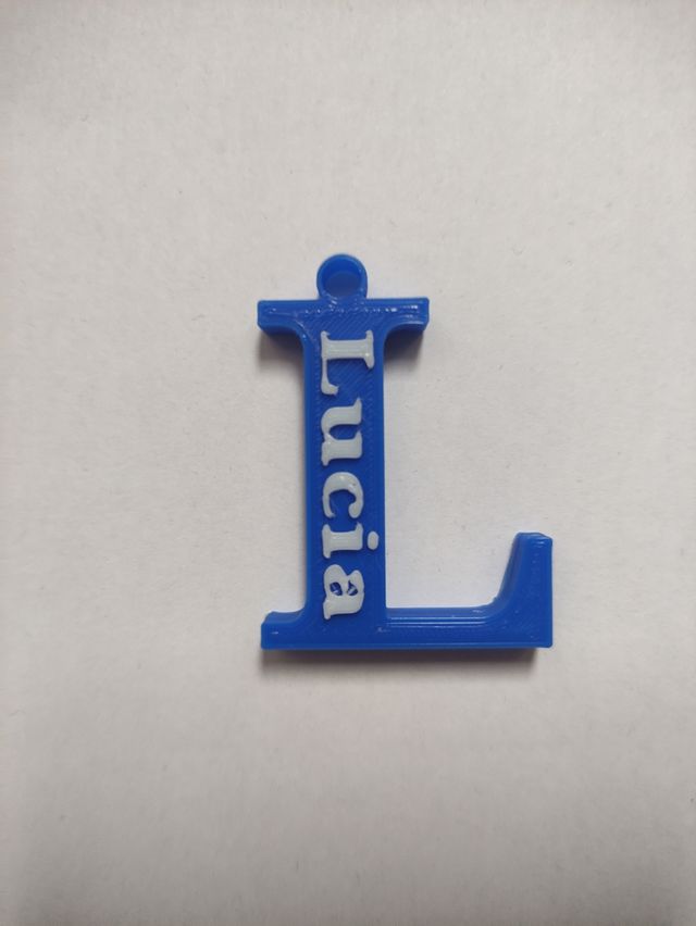 Llavero impreso 3d inicial con nombre