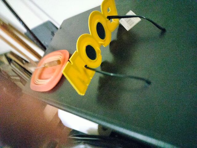 Ciabatte e occhiali  spiritosi