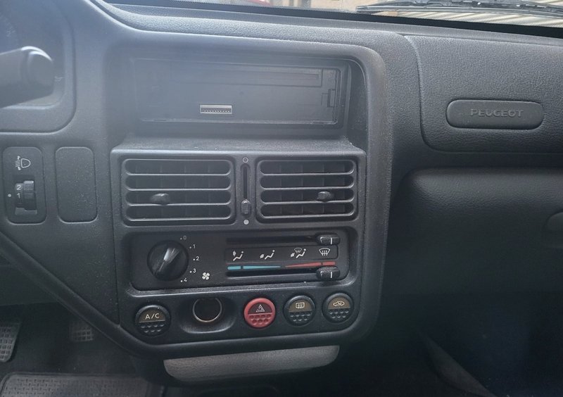 Peugeot 106 1998 - foto 1