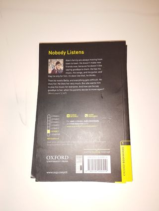 Libros varios, ingles y catalán lectura
