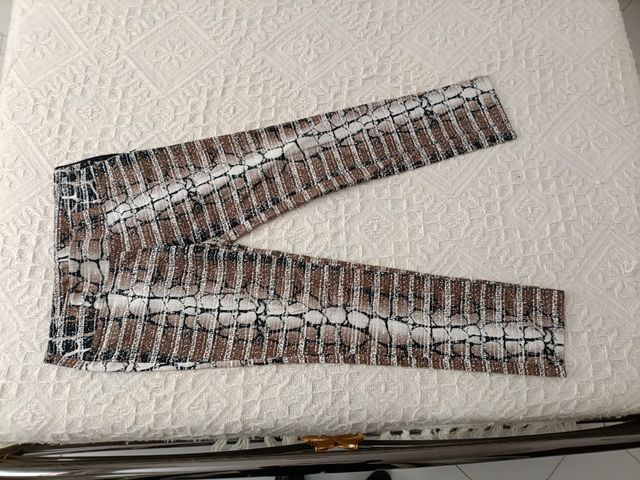 Pantaloni per donna in cotone. 