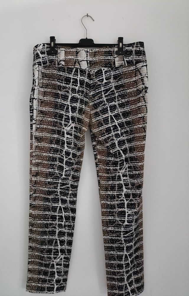 Pantaloni per donna in cotone. 