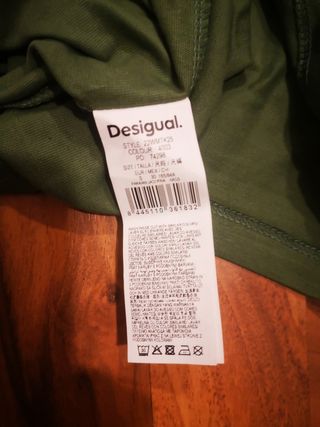 Camiseta desigual nueva verde T-S