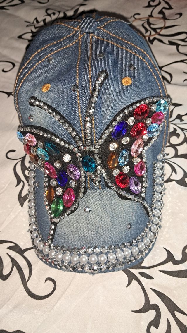 Ideal gorra vaquera con lentejuelas