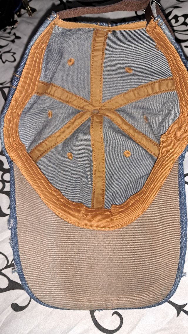 Ideal gorra vaquera con lentejuelas