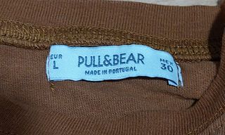 Camiseta manga corta marrón de pull&bear