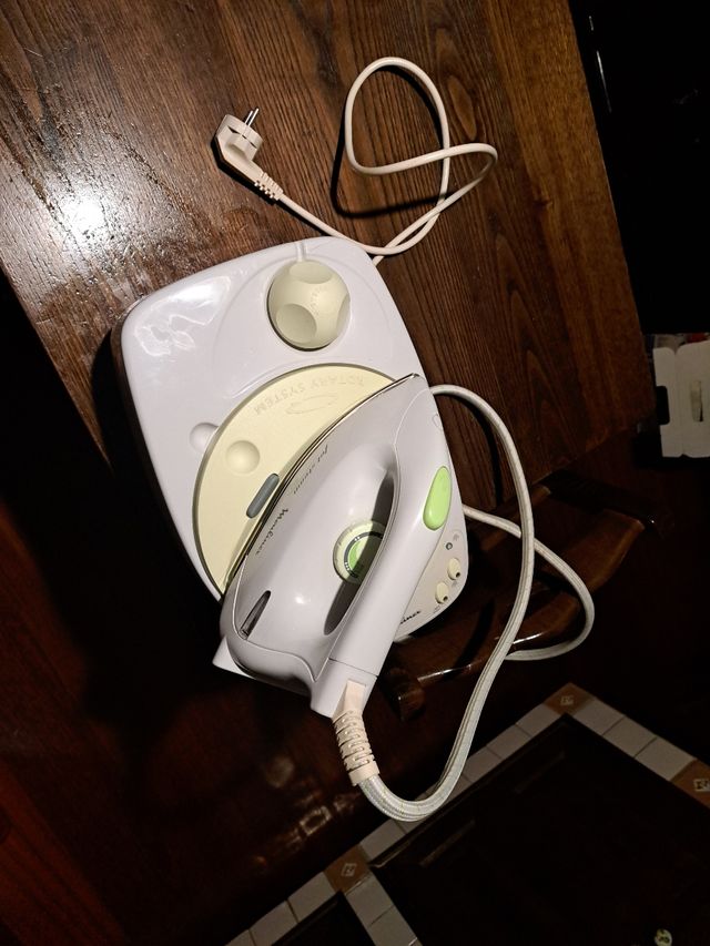 Ferro da stiro con caldaia Moulinex