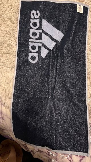 ascigamano Adidas palestra