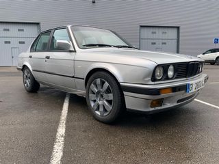 BMW 320i e30