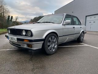 BMW 320i e30