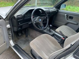 BMW 320i e30