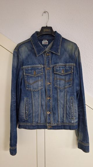 Chaqueta vaquera lavada a la piedra