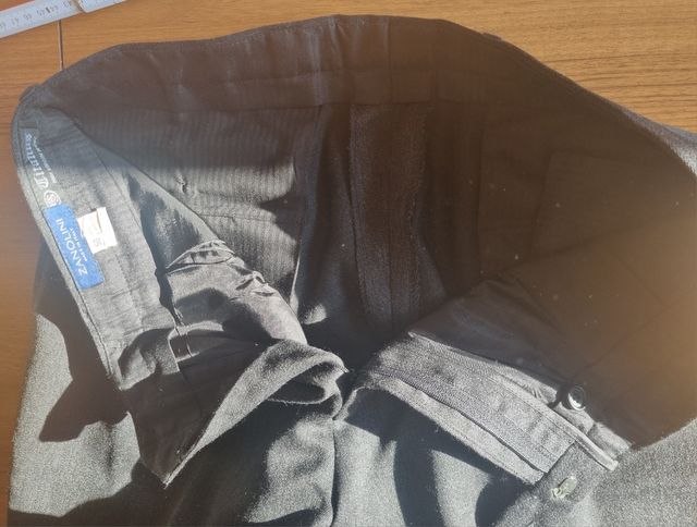 Pantaloni in lana vergine taglia 50