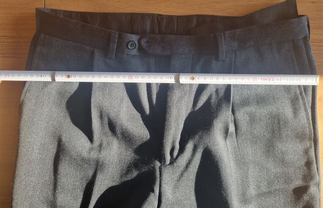 Pantaloni in lana vergine taglia 50