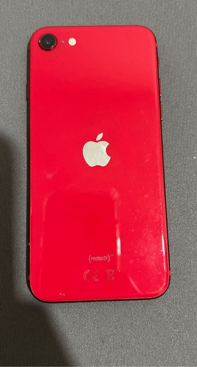 iphone SE rojo