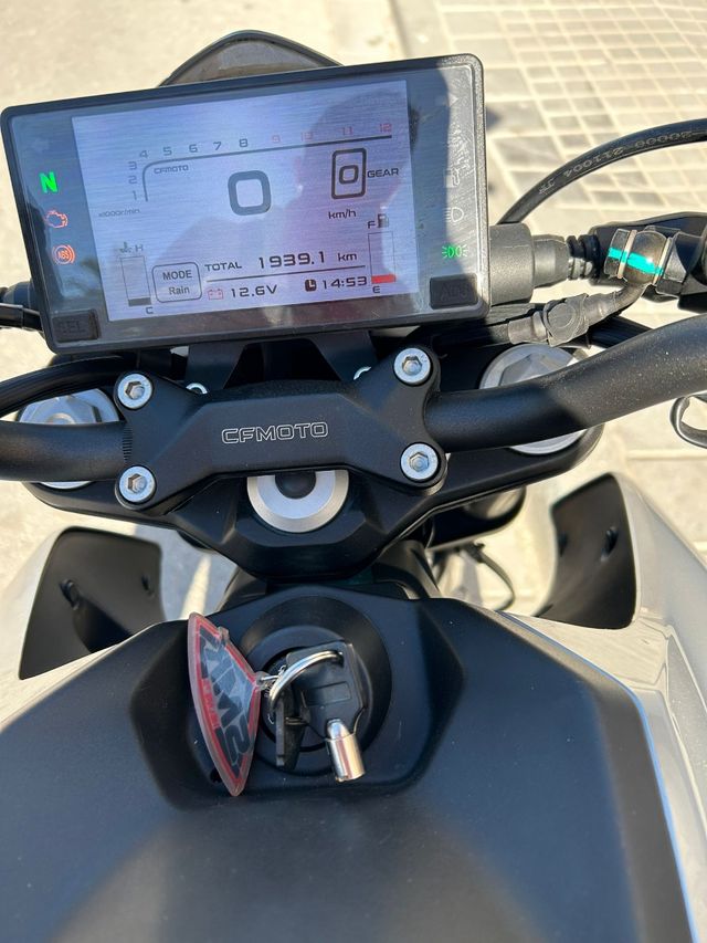 Se vende moto cf 300 nk