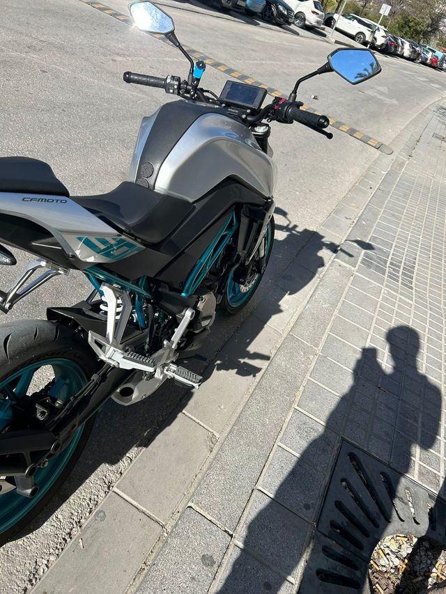 Se vende moto cf 300 nk