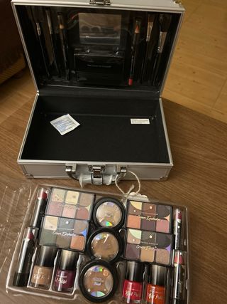 estuche de maquillaje Nuevo