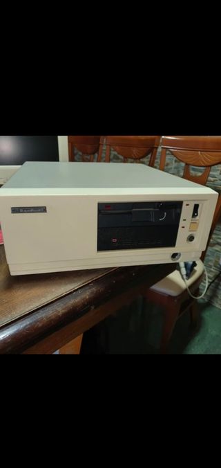 Ordenador antiguo Bondwell 