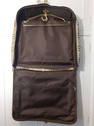 MALETA PORTA-TRAJES BURBERRYS