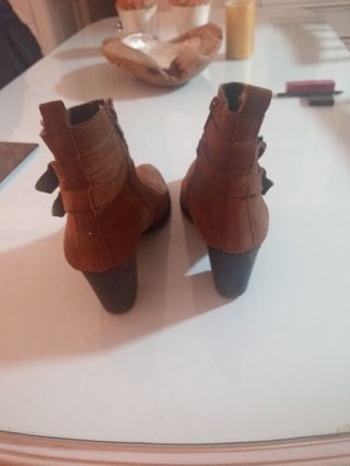 BOTINES PIEL CAMEL