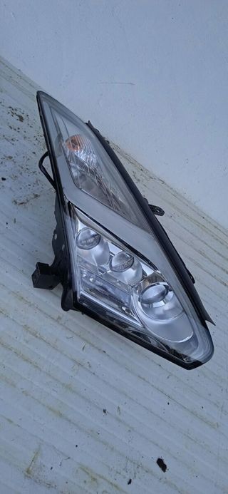 Faro derecho Nissan GTR