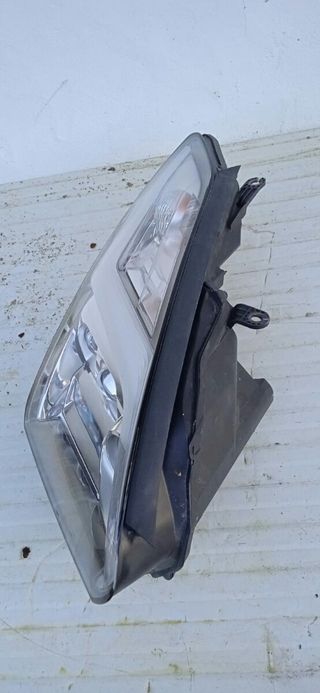 Faro derecho Nissan GTR