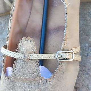 Zapatos ante beige "Travaganza".