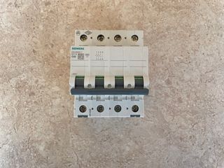 Interruptor automatico SIEMENS NUEVO