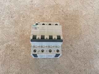 Interruptor automatico SIEMENS NUEVO