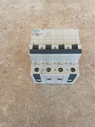Interruptor automatico SIEMENS NUEVO