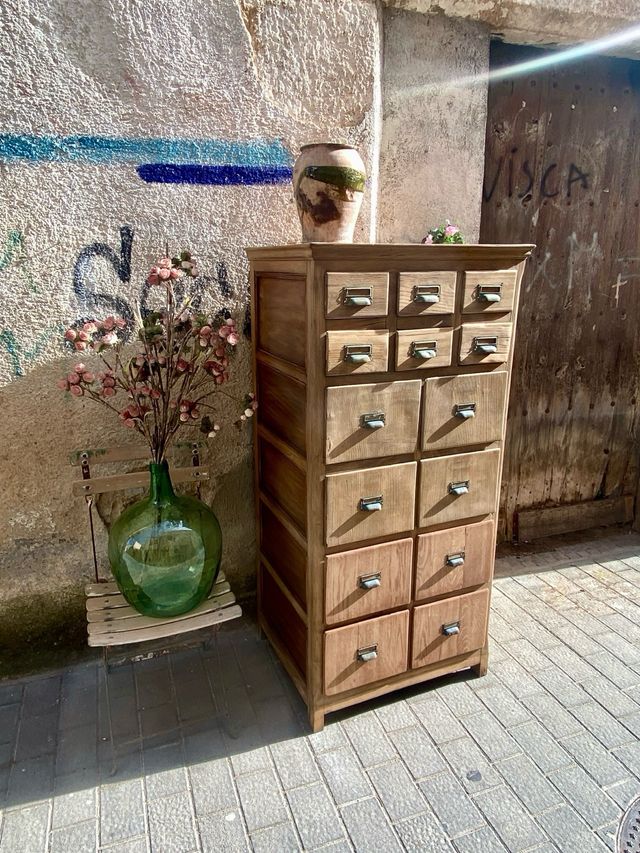 Mueble cajones archivador antiguo de roble.