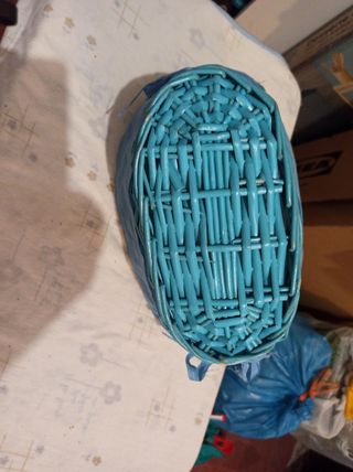 Cesta de mimbre decorativa