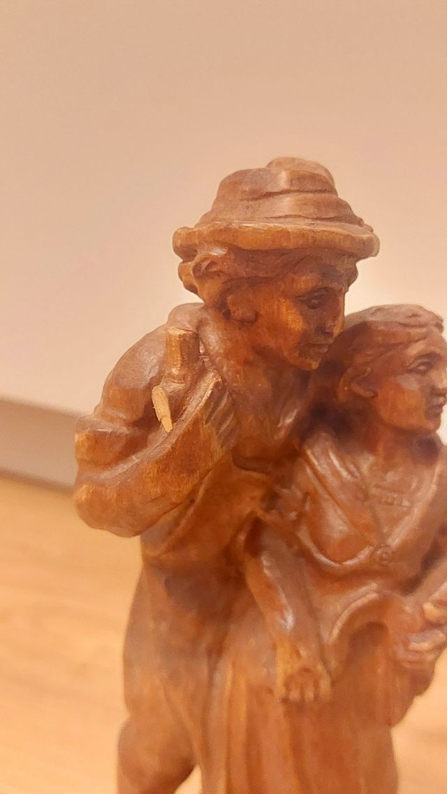 Figura de madera tallada Angel Ripoll