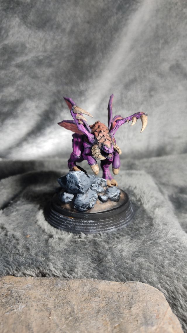 🚀 Figura Zergling de Starcraft en Resina 🎮