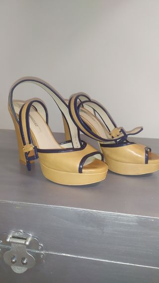 Sandalias piel Adolfo Domínguez