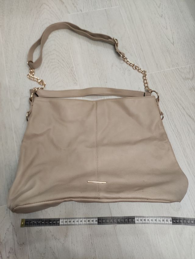 Bolso de hombro beige